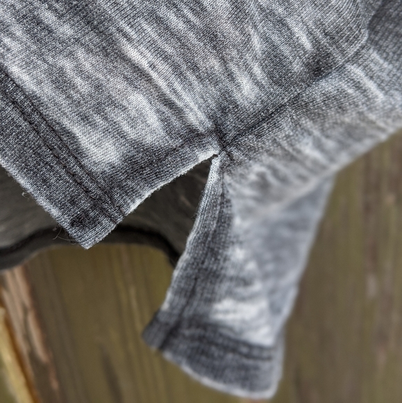 Super soft distressed gray Austin sleeveless tee - Picture 6 of 9